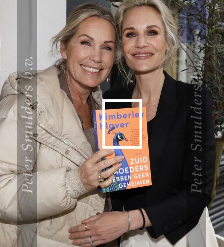 Amsterdam 16 april 2024
Boekpresentatie Kimberley Klaver. Haar 2e boek heet Zuid moeders hebben geen geheimen. tanja Jess