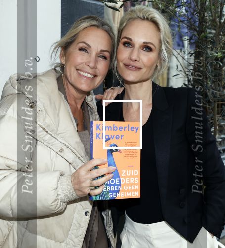 Amsterdam 16 april 2024
Boekpresentatie Kimberley Klaver. Haar 2e boek heet Zuid moeders hebben geen geheimen. tanja Jess