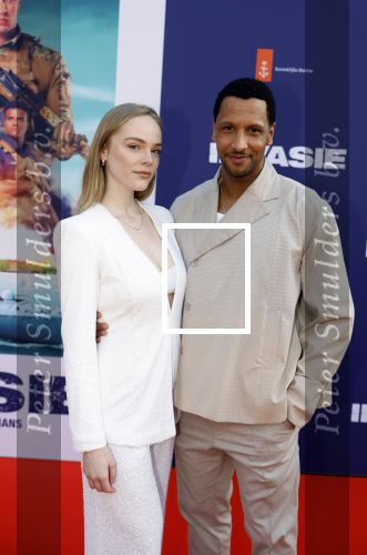 Amsterdam 8 april 2024
Premiere Invasie in Pathe Arena met oa Tarikh Jansen Ortal Vriend Raymond Thiry Gijs Scholten v Aschat Jasha Rudge Gijs Blom Fedja v Huet . Bobby Boermans is de regisseur. Tarikh Janssen zijn vrouw Lonneke Bakker
