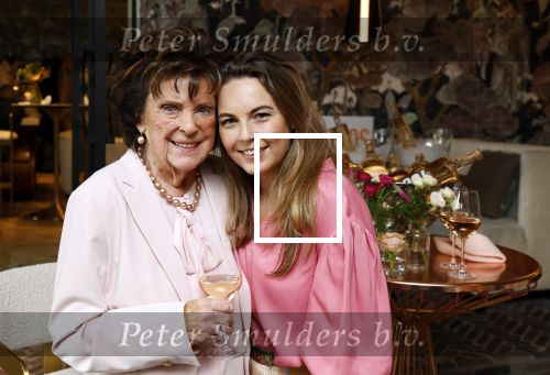 Nuland 4 april 2024
Presentatie nieuwe Rose van Toos v d Valk. Presentatie was in het nieuwe hotel Nuland.