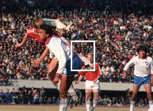Tokio, 9 t/m 12 December 1988 PSV-Nacional Montevideo (Uruguay)
Met eindstand 1-1 na verlenging 2-2 en via een 6-7 verlies in penaltys.
PSV had 4 x de kans om winnaar te zien en uiteindelijk is het niet gelukt.
0-1 Ostolaza, 1-1 Romario , in de 110e minuut Ronald Koeman 2-1 en in de 119e min wederom Ostolaza 2-2
Wedstrijd werd gespeeld in tokio voor 62000 toeschouwers

Foto Peter Smulders BV