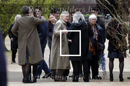Amsterdam 18 april 2026
Crematie Sonja Barend op begraafplaats Zorgvlied . Haar man Abel Cahen met zijn dochters