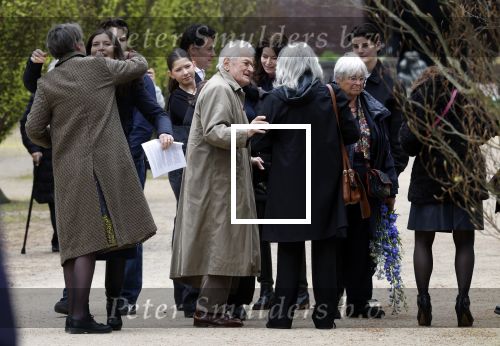 Amsterdam 18 april 2026
Crematie Sonja Barend op begraafplaats Zorgvlied . Haar man Abel Cahen met zijn dochters