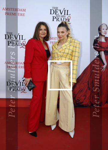 Amsterdam 28 april 2026
Premiere The Devil wears Prada 2 in Tuschinski .Amber Delil kwam met haar moeder