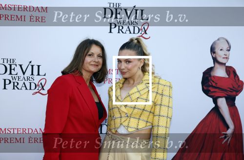 Amsterdam 28 april 2026
Premiere The Devil wears Prada 2 in Tuschinski .Amber Delil kwam met haar moeder