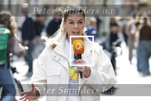 Amsterdam 17 april 2027
Prinses Amalia bezoekt op uitnodiging van Burgemeester Femke Halsema diverse plekken in Amsterdam waaronder os de Zeedijk / wallen . Annemarie de Kunder