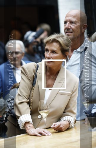 Zwolle 13 april 2026
Boekpresentatie een ode aan Jonnie Boer bij de Librije . Therese Boer en hun kinderen Jimmie Boer en Isabelle Boer waren natuurlijk aanwezig . Astrid Joosten met haar man Robbert Wigger