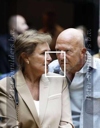 Zwolle 13 april 2026
Boekpresentatie een ode aan Jonnie Boer bij de Librije . Therese Boer en hun kinderen Jimmie Boer en Isabelle Boer waren natuurlijk aanwezig . Astrid Joosten met haar man Robbert Wigger