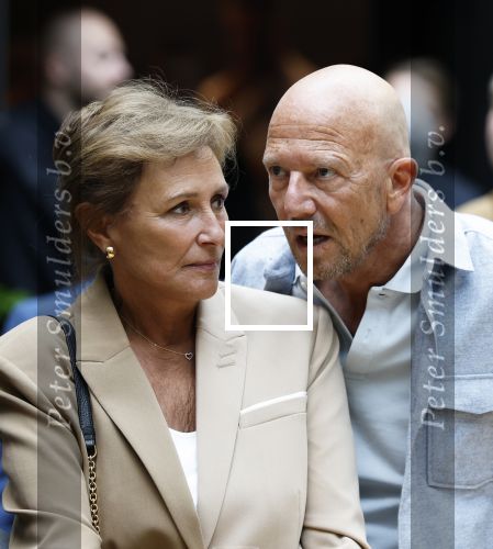 Zwolle 13 april 2026
Boekpresentatie een ode aan Jonnie Boer bij de Librije . Therese Boer en hun kinderen Jimmie Boer en Isabelle Boer waren natuurlijk aanwezig . Astrid Joosten met haar man Robbert Wigger