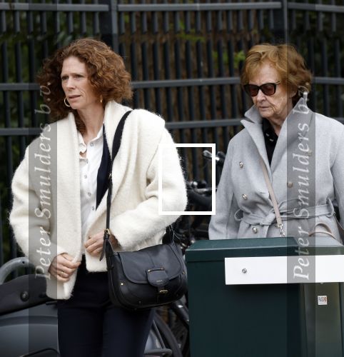 Amsterdam 18 april 2026
Crematie Sonja Barend op begraafplaats Zorgvlied . Barbara Barend met moeder