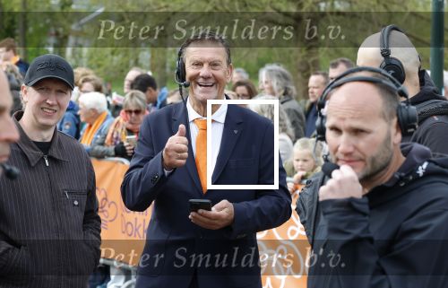 Dokkum 27 april 2026
Koningsdag is dit jaar in Dokkum . Namens de koninklijke familie zijn aanwezig : Koning Willem Alexander Koningin Maxima Prinses Amalia Prinses Alexia Prinses Ariane Prins Constantijn Prinses Laurentien Prins Maurits Prinses Marilene Prins Bernhard Prins Floris Prinses Aimee Prins Pieter Christiaan en Prinses Anita . Bertus Holkema