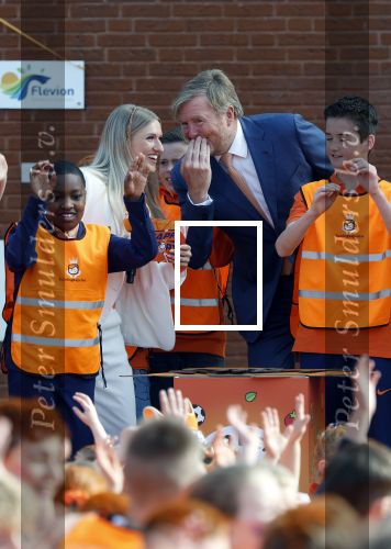 Zeewolde 17 april 2026
Koning Willem Alexander bezoekt de koningsspelen in Zeewolde . Britt Dekker presenteert het .