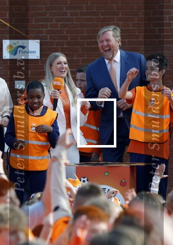 Zeewolde 17 april 2026
Koning Willem Alexander bezoekt de koningsspelen in Zeewolde . Britt Dekker presenteert het .