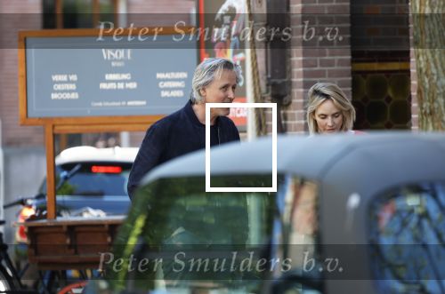 Amsterdam 25 april 2026
Daan Schuurmans en zijn vrouw Bracha v Doesburgh wonen weer in Amstewrdam zuid . Ze vervoeren zich in een fiat stadsauto.