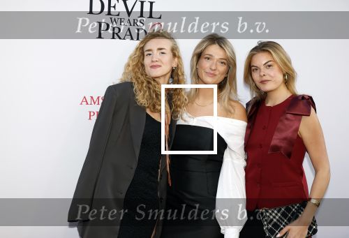 Amsterdam 28 april 2026
Premiere The Devil wears Prada 2 in Tuschinski . Eloise v Oranje kwam met twee vriendinnen