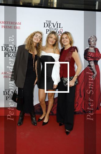 Amsterdam 28 april 2026
Premiere The Devil wears Prada 2 in Tuschinski . Eloise v Oranje kwam met twee vriendinnen