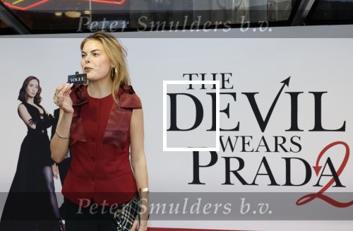 Amsterdam 28 april 2026
Premiere The Devil wears Prada 2 in Tuschinski . Eloise v Oranje kwam met twee vriendinnen