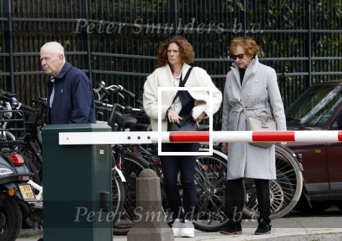Amsterdam 18 april 2026
Crematie Sonja Barend op begraafplaats Zorgvlied . Frits Barend kwam met zijn vrouw en dochter Barbara Barend