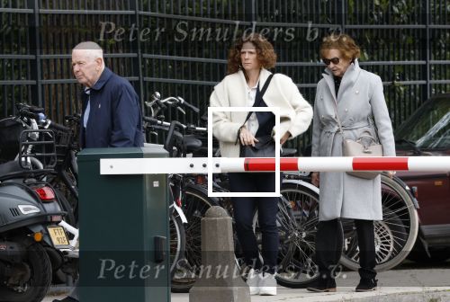 Amsterdam 18 april 2026
Crematie Sonja Barend op begraafplaats Zorgvlied . Frits Barend kwam met zijn vrouw en dochter Barbara Barend