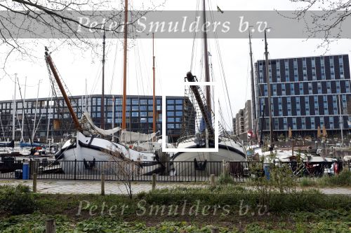 Amsterdam 1 april 2026
Haven op ijburg met daarin grote platbodems