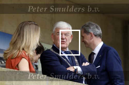 Scheveningen 2 april 2026
Koningin MÃ¡xima opent de gerenoveerde boulevard. De Scheveningse boulevard, al decennialang een van de bekendste en meest bezochte kustpromenades van Nederland, is de afgelopen jaren vernieuwd om beter aan te sluiten bij het groeiende aantal bezoekers en klaar te zijn voor de toekomst. Burgemeester Jan v Zanen begeleidde de Koningin . OOk de commisaris van de koning Wouter Kolff was aanwezig .