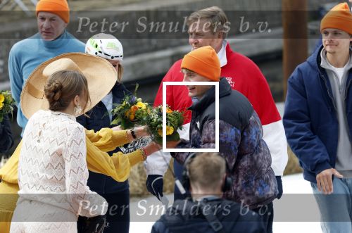 Dokkum 27 april 2026
Koningsdag is dit jaar in Dokkum . Namens de koninklijke familie zijn aanwezig : Koning Willem Alexander Koningin Maxima Prinses Amalia Prinses Alexia Prinses Ariane Prins Constantijn Prinses Laurentien Prins Maurits Prinses Marilene Prins Bernhard Prins Floris Prinses Aimee Prins Pieter Christiaan en Prinses Anita . Jens v t Wout