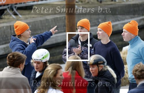 Dokkum 27 april 2026
Koningsdag is dit jaar in Dokkum . Namens de koninklijke familie zijn aanwezig : Koning Willem Alexander Koningin Maxima Prinses Amalia Prinses Alexia Prinses Ariane Prins Constantijn Prinses Laurentien Prins Maurits Prinses Marilene Prins Bernhard Prins Floris Prinses Aimee Prins Pieter Christiaan en Prinses Anita . Jens v t Wout en Melle v t Wout