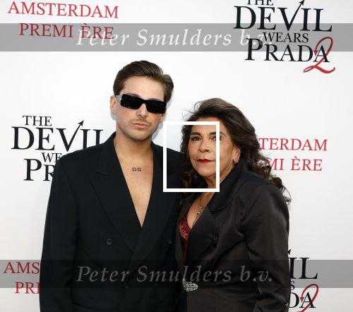 Amsterdam 28 april 2026
Premiere The Devil wears Prada 2 in Tuschinski . Jerrel Bauman met zijn moeder