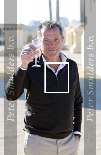 Malta 7 april 2026
John de Bever en Kees de Bever maken bij de Smart City Malta Studios bekend dat ze een speelfilm op gaan nemen . De film gaat heten alles voor de fans .