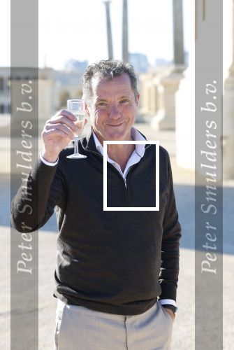 Malta 7 april 2026
John de Bever en Kees de Bever maken bij de Smart City Malta Studios bekend dat ze een speelfilm op gaan nemen . De film gaat heten alles voor de fans .