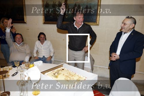 Malta 7 april 2026
John de Bever en Kees de Bever maken bij de Smart City Malta Studios bekend dat ze een speelfilm op gaan nemen . De film gaat heten alles voor de fans .