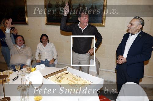 Malta 7 april 2026
John de Bever en Kees de Bever maken bij de Smart City Malta Studios bekend dat ze een speelfilm op gaan nemen . De film gaat heten alles voor de fans .