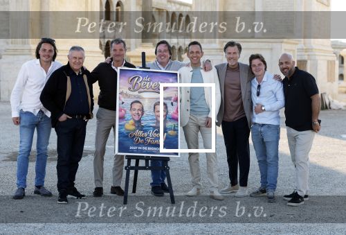 Malta 7 april 2026
John de Bever en Kees de Bever maken bij de Smart City Malta Studios bekend dat ze een speelfilm op gaan nemen . De film gaat heten alles voor de fans . Franz Bergman ( en zonen) Paul Sies Niels Houtepen