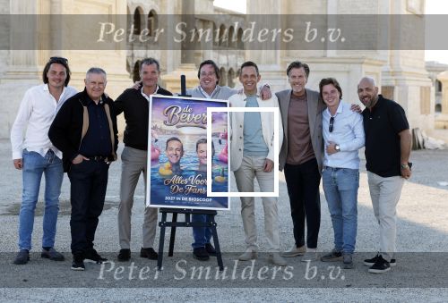 Malta 7 april 2026
John de Bever en Kees de Bever maken bij de Smart City Malta Studios bekend dat ze een speelfilm op gaan nemen . De film gaat heten alles voor de fans . Franz Bergman ( en zonen) Paul Sies Niels Houtepen