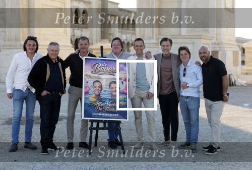 Malta 7 april 2026
John de Bever en Kees de Bever maken bij de Smart City Malta Studios bekend dat ze een speelfilm op gaan nemen . De film gaat heten alles voor de fans . Franz Bergman ( en zonen) Paul Sies Niels Houtepen