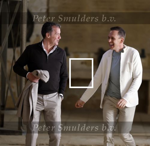 Malta 7 april 2026
John de Bever en Kees de Bever maken bij de Smart City Malta Studios bekend dat ze een speelfilm op gaan nemen . De film gaat heten alles voor de fans .
