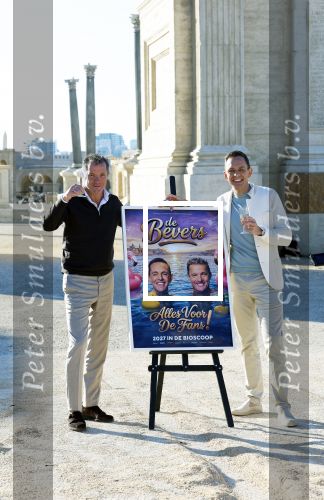 Malta 7 april 2026
John de Bever en Kees de Bever maken bij de Smart City Malta Studios bekend dat ze een speelfilm op gaan nemen . De film gaat heten alles voor de fans .