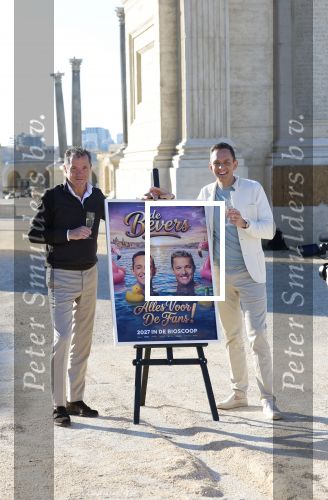 Malta 7 april 2026
John de Bever en Kees de Bever maken bij de Smart City Malta Studios bekend dat ze een speelfilm op gaan nemen . De film gaat heten alles voor de fans .