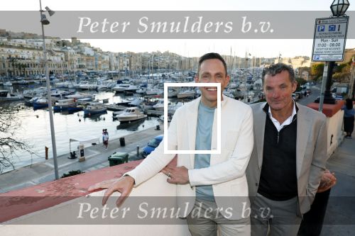 Malta 7 april 2026
John de Bever en Kees de Bever maken bij de Smart City Malta Studios bekend dat ze een speelfilm op gaan nemen . De film gaat heten alles voor de fans .