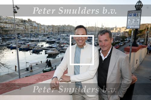 Malta 7 april 2026
John de Bever en Kees de Bever maken bij de Smart City Malta Studios bekend dat ze een speelfilm op gaan nemen . De film gaat heten alles voor de fans .