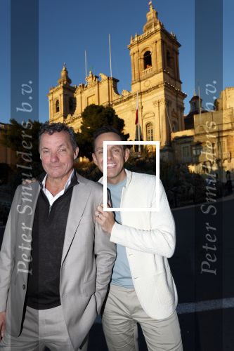 Malta 7 april 2026
John de Bever en Kees de Bever maken bij de Smart City Malta Studios bekend dat ze een speelfilm op gaan nemen . De film gaat heten alles voor de fans .