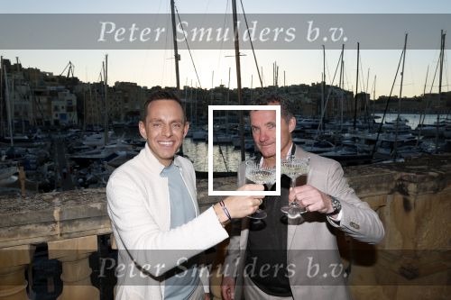 Malta 7 april 2026
John de Bever en Kees de Bever maken bij de Smart City Malta Studios bekend dat ze een speelfilm op gaan nemen . De film gaat heten alles voor de fans .