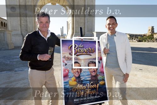 Malta 7 april 2026
John de Bever en Kees de Bever maken bij de Smart City Malta Studios bekend dat ze een speelfilm op gaan nemen . De film gaat heten alles voor de fans .