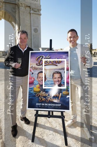 Malta 7 april 2026
John de Bever en Kees de Bever maken bij de Smart City Malta Studios bekend dat ze een speelfilm op gaan nemen . De film gaat heten alles voor de fans .
