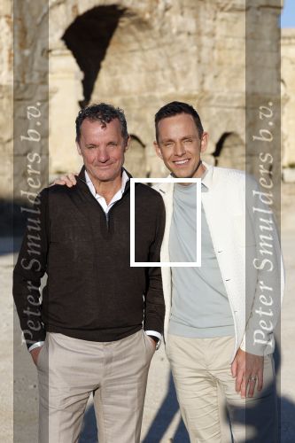 Malta 7 april 2026
John de Bever en Kees de Bever maken bij de Smart City Malta Studios bekend dat ze een speelfilm op gaan nemen . De film gaat heten alles voor de fans .