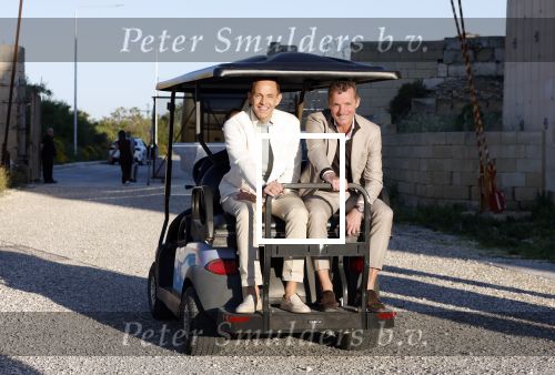 Malta 7 april 2026
John de Bever en Kees de Bever maken bij de Smart City Malta Studios bekend dat ze een speelfilm op gaan nemen . De film gaat heten alles voor de fans .