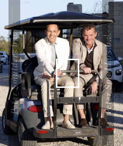 Malta 7 april 2026
John de Bever en Kees de Bever maken bij de Smart City Malta Studios bekend dat ze een speelfilm op gaan nemen . De film gaat heten alles voor de fans .