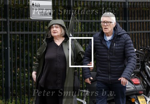 Amsterdam 18 april 2026
Crematie Sonja Barend op begraafplaats Zorgvlied . Kees v Kooten met vrouw