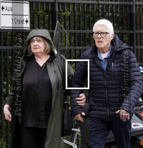 Amsterdam 18 april 2026
Crematie Sonja Barend op begraafplaats Zorgvlied . Kees v Kooten met vrouw