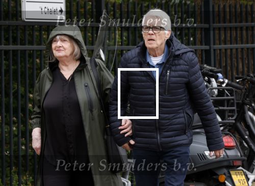 Amsterdam 18 april 2026
Crematie Sonja Barend op begraafplaats Zorgvlied . Kees v Kooten met vrouw